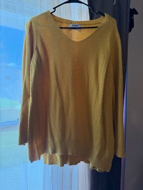 Old Navy Women's V-Neck Mustard Yellow Ribbed Sweater